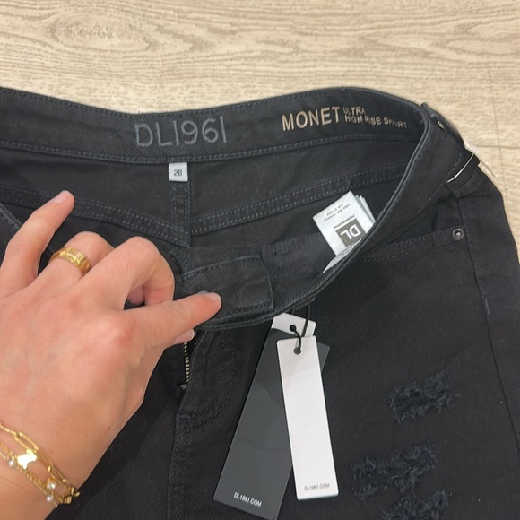 Monet black destroyed shorts - Picture 4 of 10